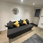 The Windsor Apartment By Gge, Brighton Beach, Sleeps 4